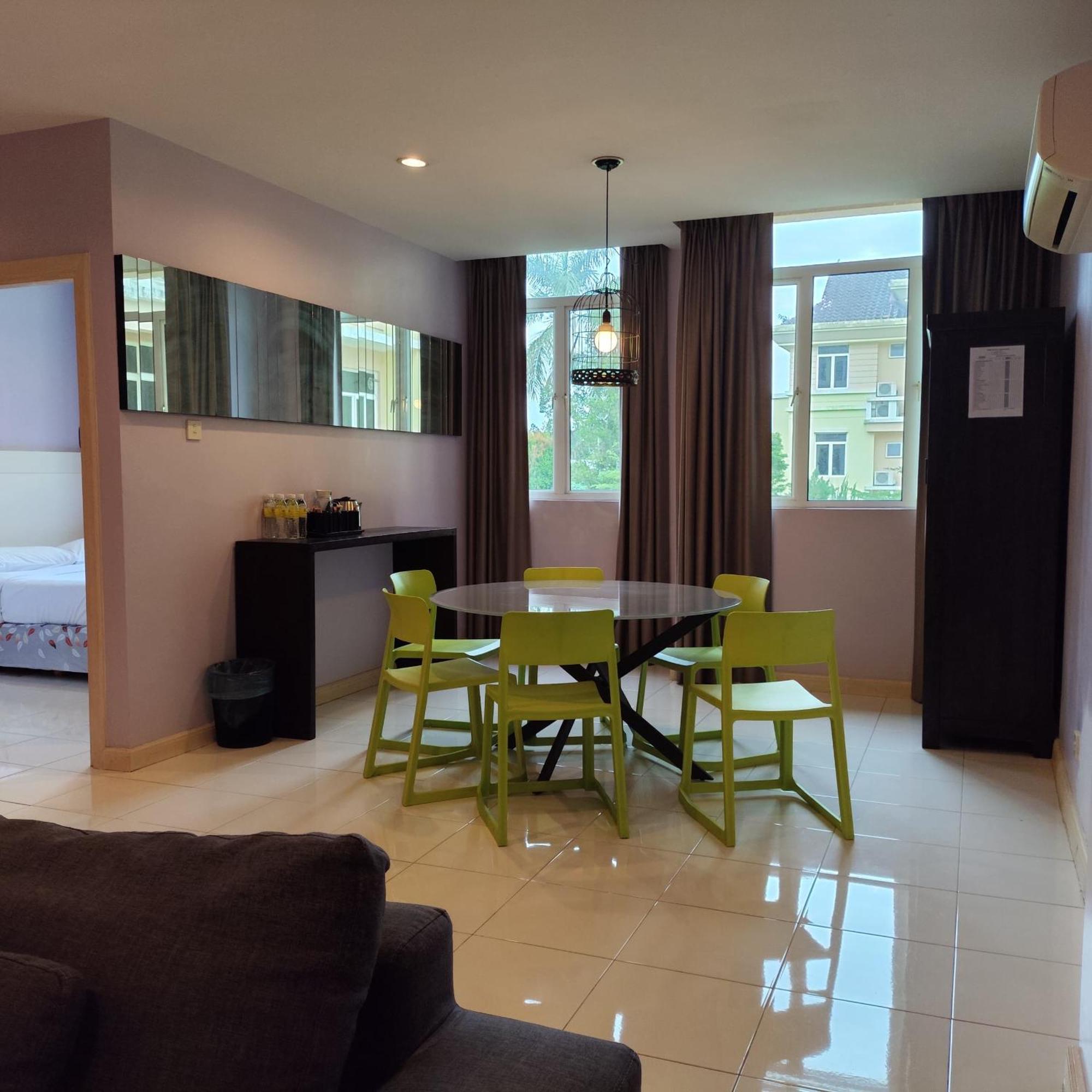 Song Service Apartment Formerly Known As Jinhold Service Apartment Kuching Esterno foto